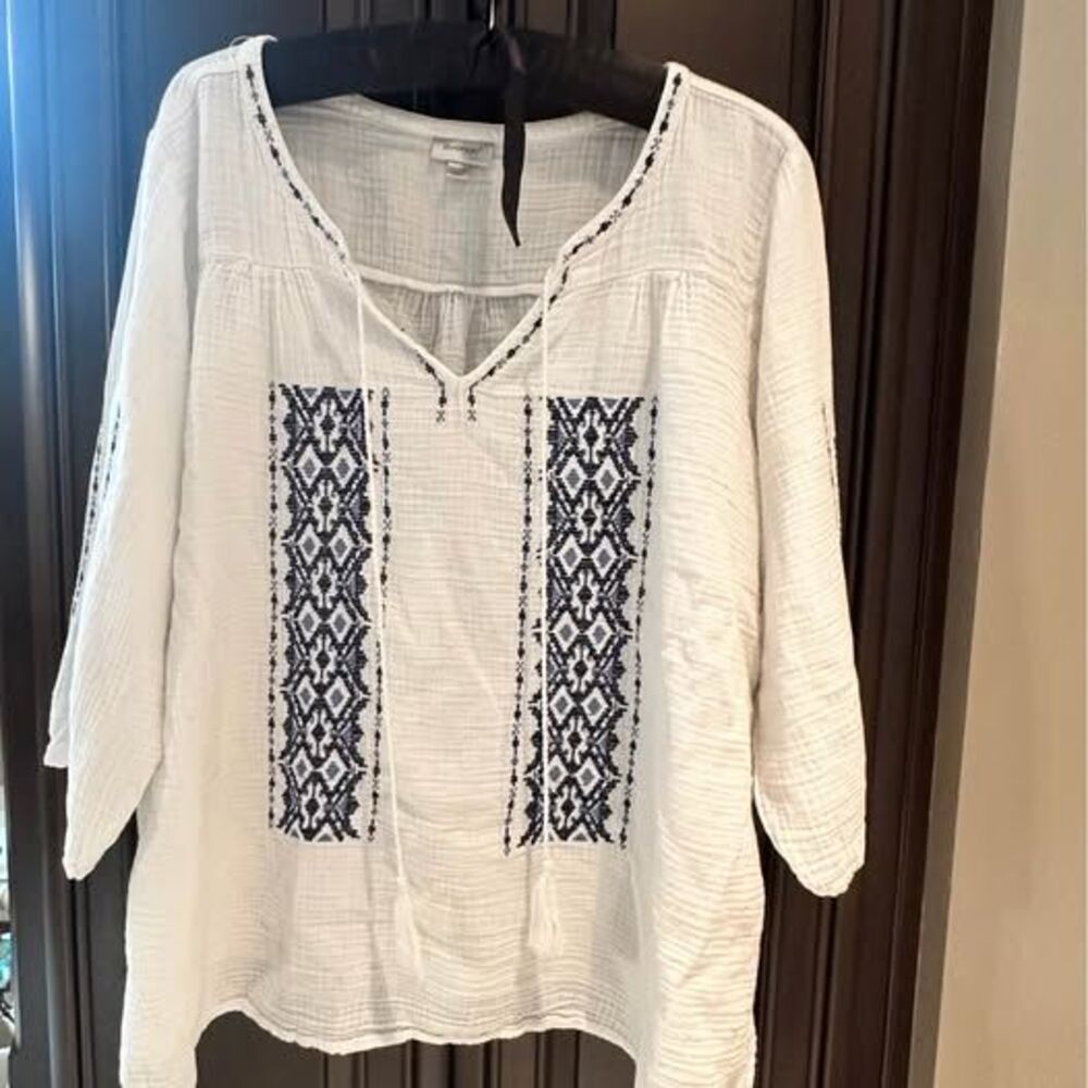 Avenue Women’s Embroidered Blouse Size 18 /20